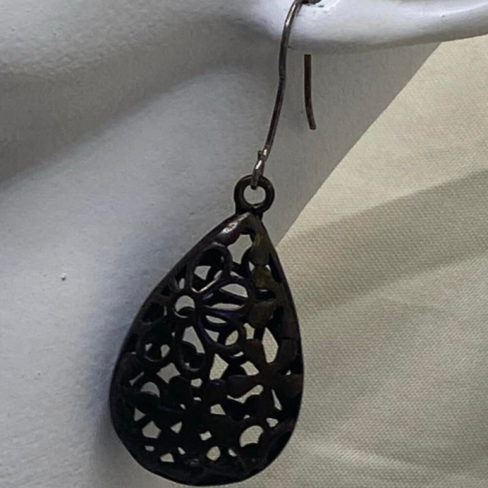 Vintage Floral Filigree Teardrop Earrings Antiqued Bronze Tone Pierced Dangle
